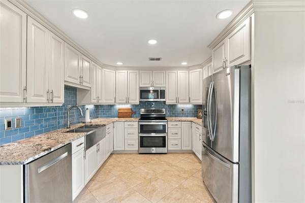 629 SEGOVIA CT NE #405, St Petersburg, FL 33703