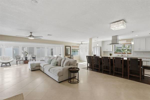5860 BAYSHORE DR, Seminole, FL 33772