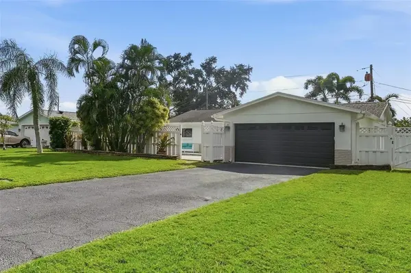 5860 BAYSHORE DR, Seminole, FL 33772