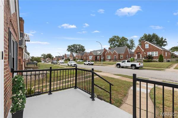 1739 Grape AVE, St Louis, MO 63147