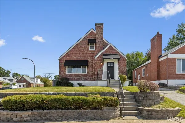 8746 Park LN, St Louis, MO 63147