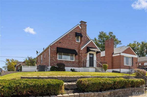 8746 Park LN, St Louis, MO 63147
