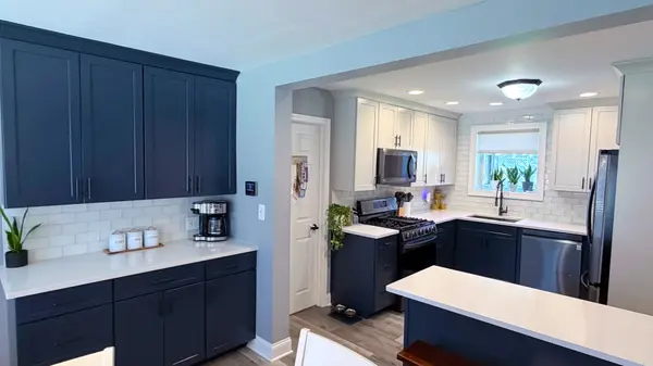 423 S 4th AVE, Libertyville, IL 60048