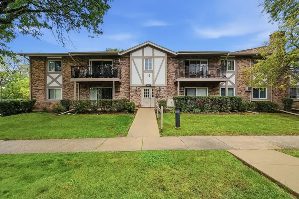 9S110 Lake DR #104, Willowbrook, IL 60527