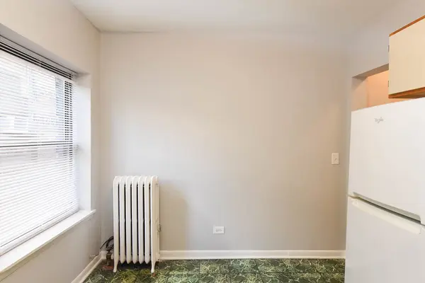 5744 N Winthrop AVE #205, Chicago, IL 60660