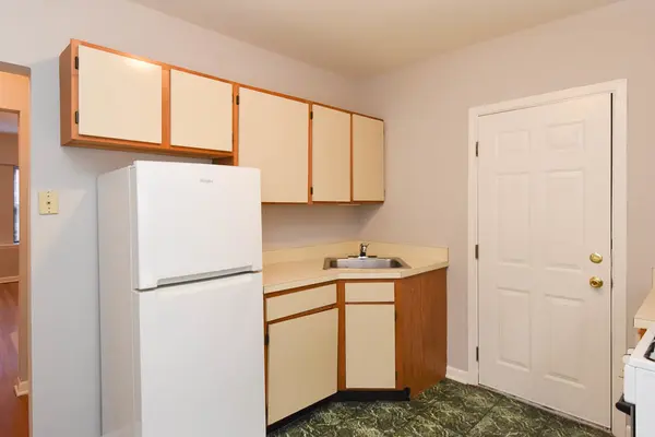 5744 N Winthrop AVE #205, Chicago, IL 60660