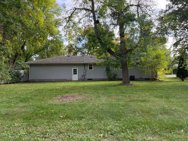 10142 99th PL N, Maple Grove, MN 55369