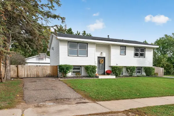 943 Blackoaks LN, Anoka, MN 55303