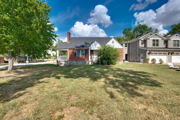 2118 Sharondale Dr, Nashville, TN 37215