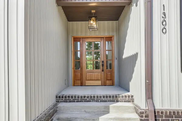 1300 Vickie Ln, Portland, TN 37148