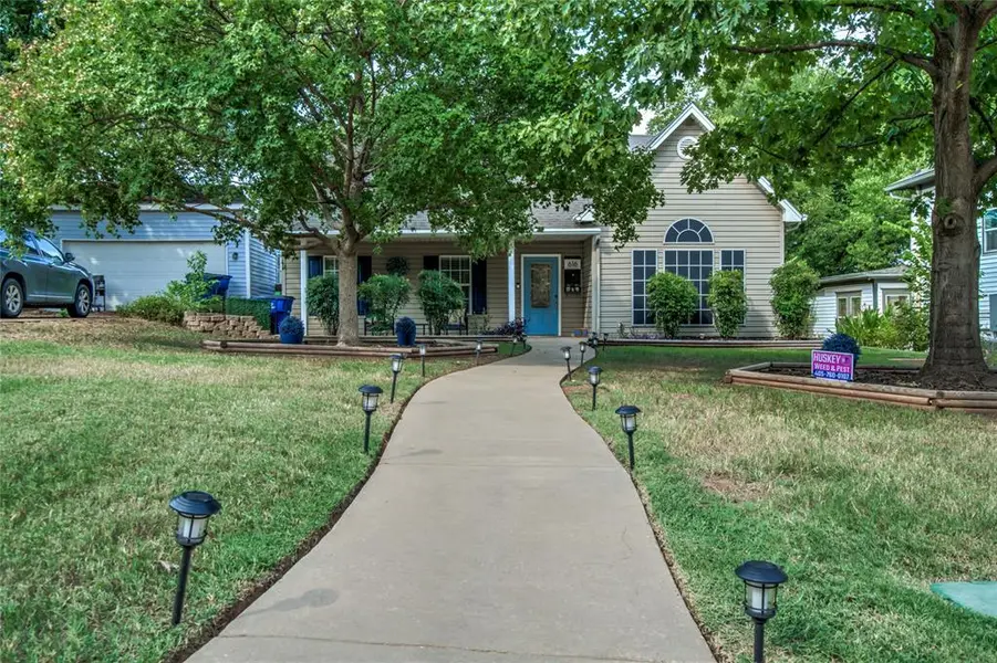 616 E Washington AVE, Guthrie, OK 73044