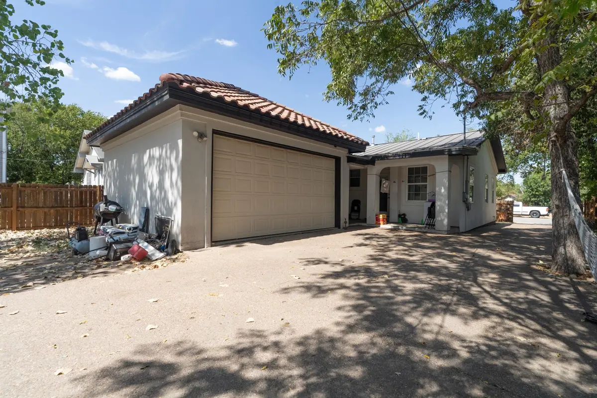 6707 Santos ST, Austin, TX 78741