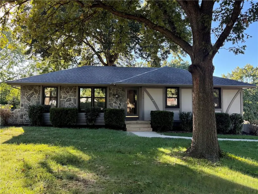 7920 N Euclid AVE, Kansas City, MO 64118
