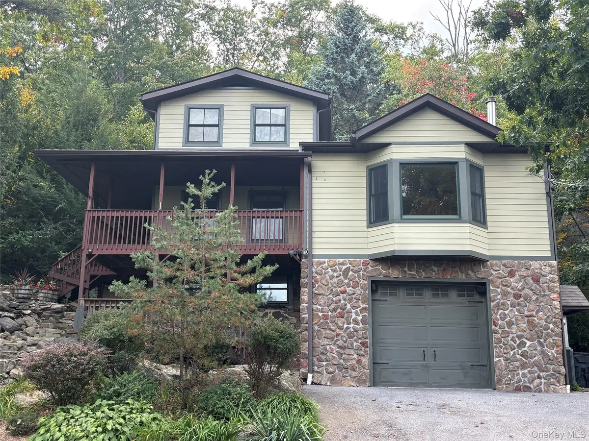 22 Deer Trail, Greenwood Lake, NY 10925