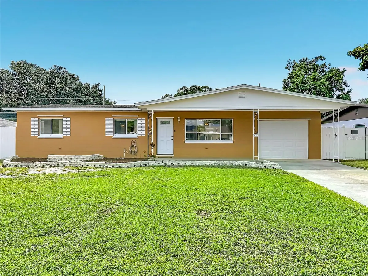 8496 76TH AVE, Seminole, FL 33777