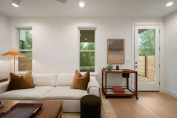 900 S 2nd ST #3, Austin, TX 78704