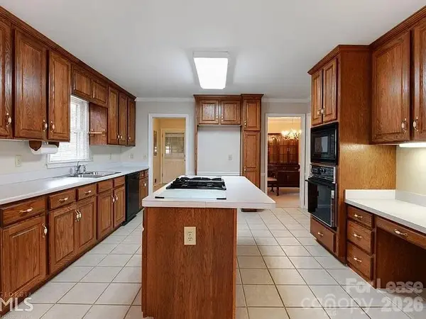 374 Bayshore CT NW #1, Suwanee, GA 30024