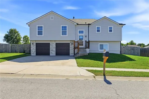 601 SW Tisha LN, Grain Valley, MO 64029