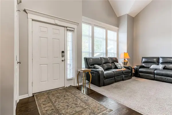 17212 W 68th ST, Shawnee, KS 66217