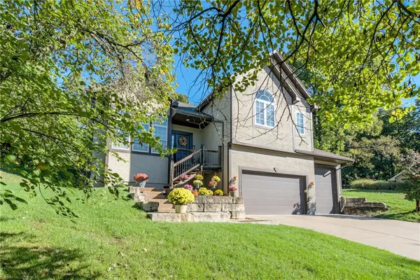 17212 W 68th ST, Shawnee, KS 66217
