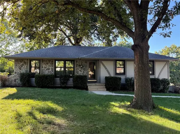7920 N Euclid AVE, Kansas City, MO 64118