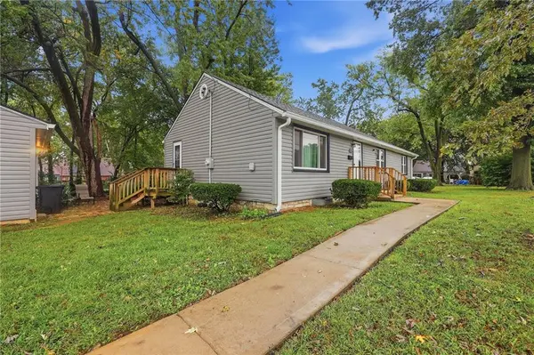 5807 Quivira RD, Shawnee, KS 66216