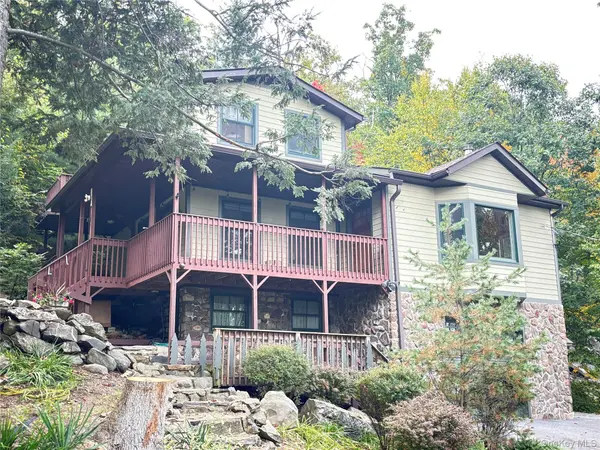 22 Deer Trail, Greenwood Lake, NY 10925
