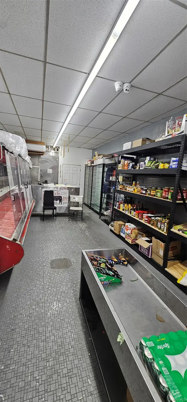 Address not disclosed, Briarwood, NY 11435