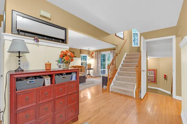 1656 Penny LN, Bartlett, IL 60103