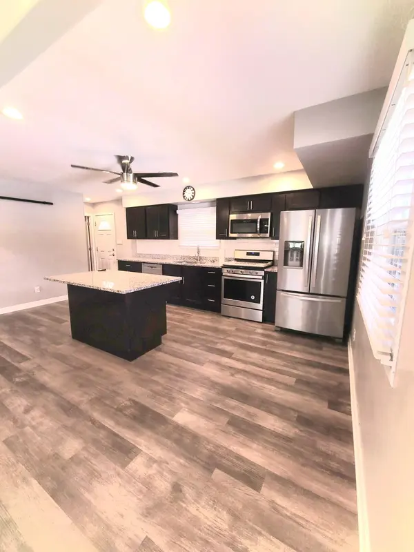 8538 Montfort DR, St. John, IN 46373