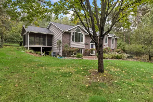 98 Quality AVE N, Lakeland, MN 55043