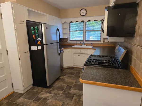 820 6th ST, Windom, MN 56101
