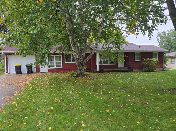 820 6th ST, Windom, MN 56101