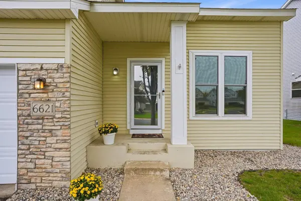 6621 Carlisle Curve, Shakopee, MN 55379