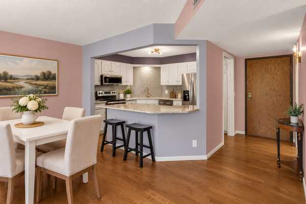 3030 Saint Albans Mill RD #211, Minnetonka, MN 55305