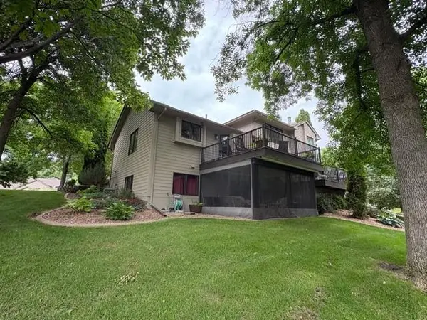 1205 Hilloway CIR, Burnsville, MN 55306