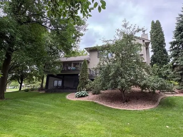 1205 Hilloway CIR, Burnsville, MN 55306