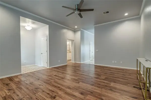 616 E Washington AVE, Guthrie, OK 73044