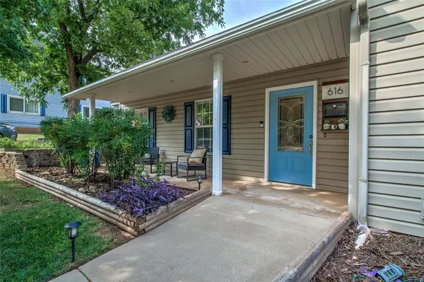 616 E Washington AVE, Guthrie, OK 73044