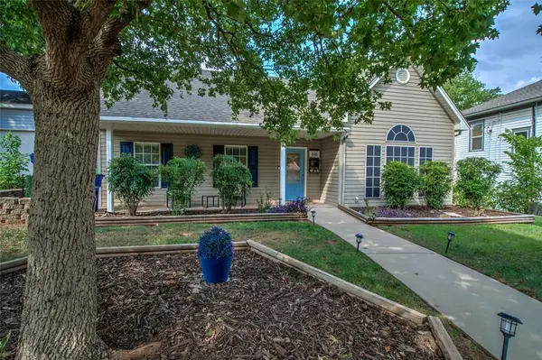 616 E Washington AVE, Guthrie, OK 73044