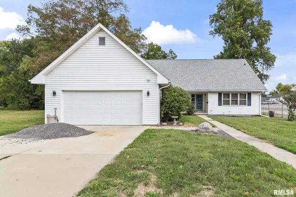 113 W WALNUT ST, Chatham, IL 62629