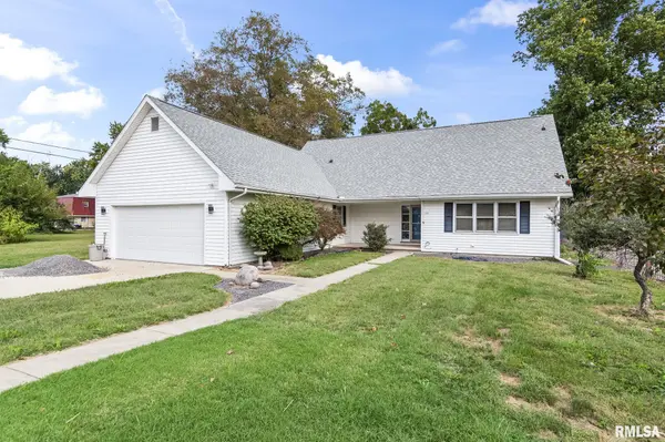 113 W WALNUT ST, Chatham, IL 62629