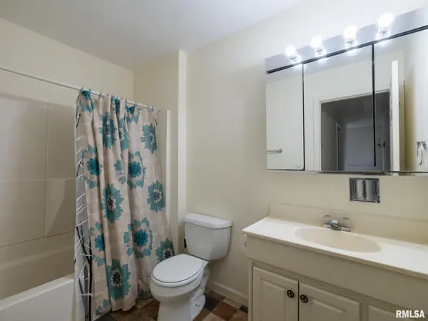 3107 W WILLOW KNOLLS DR #22a, Peoria, IL 61615