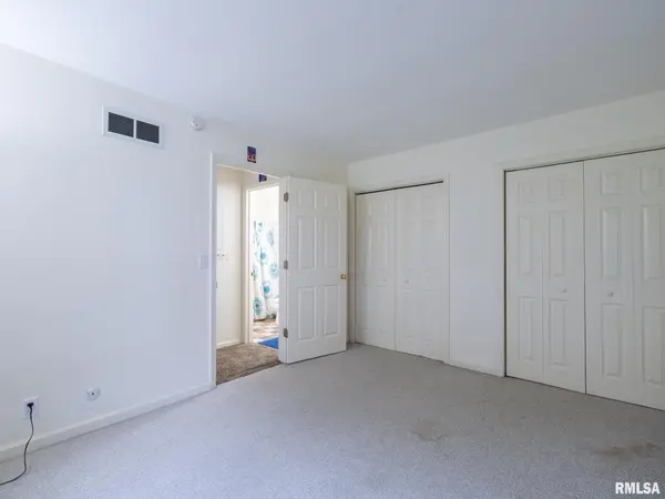 3107 W WILLOW KNOLLS DR #22a, Peoria, IL 61615
