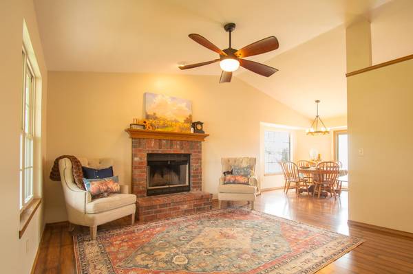 1661 N Prairie Run Circle, Mulvane, KS 67110