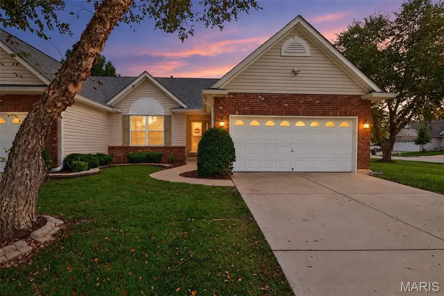 20 Autumn Ridge DR #83B, O'fallon, MO 63366