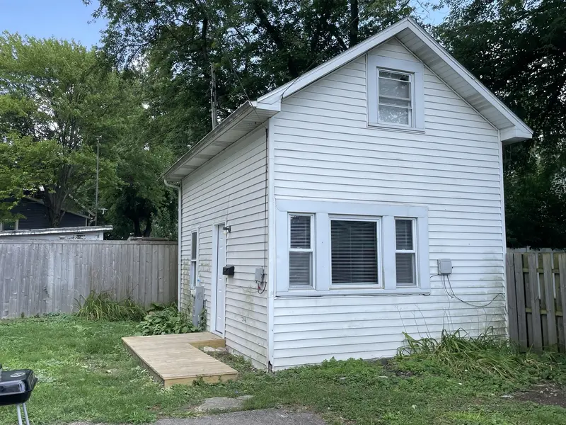 1506 Lawrence AVE #R, Lockport, IL 60441