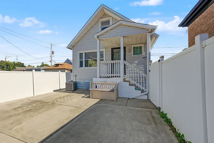 13029 S Houston AVE, Chicago, IL 60633