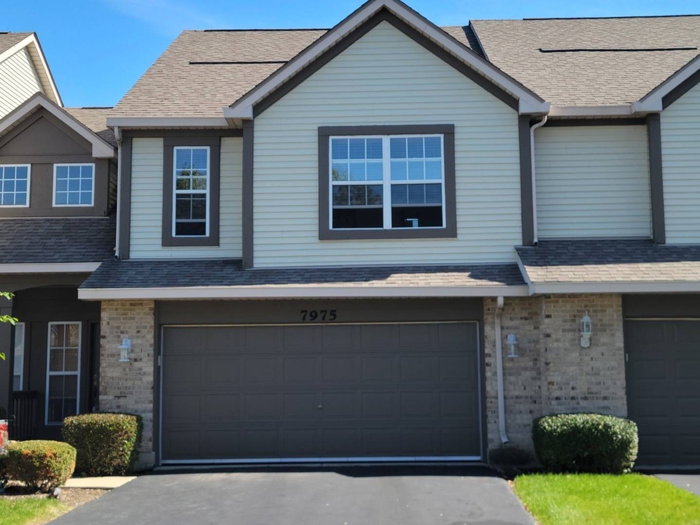 7975 Hedgewood DR #7975, Darien, IL 60561