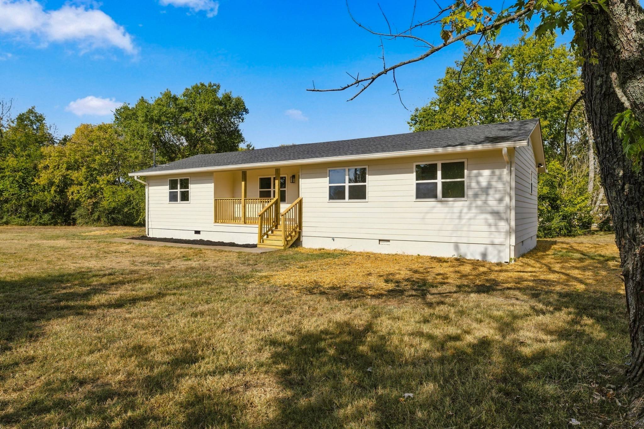 1127 Twin Oak Dr, Murfreesboro, TN 37130